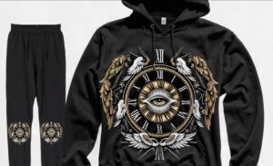 Alt="Luna Mundi logo featuring a gold and black clock with Roman numerals, a central eye at the clock’s center, and four angelic figures with wings encircling the design."